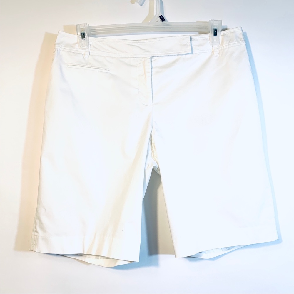 Ann Taylor LOFT White Bermuda Shorts. Sz 12. Lined